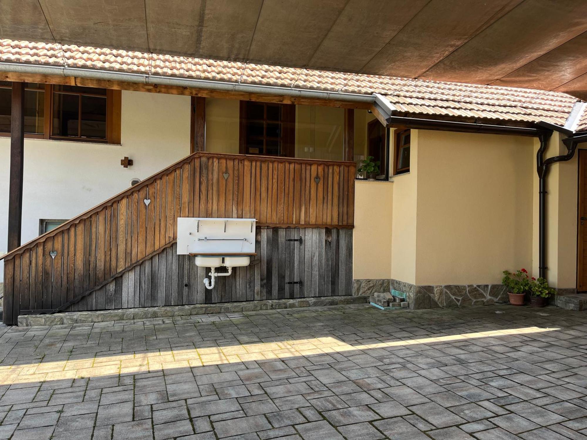 Villa Domacija Brdar Adlesici Esterno foto